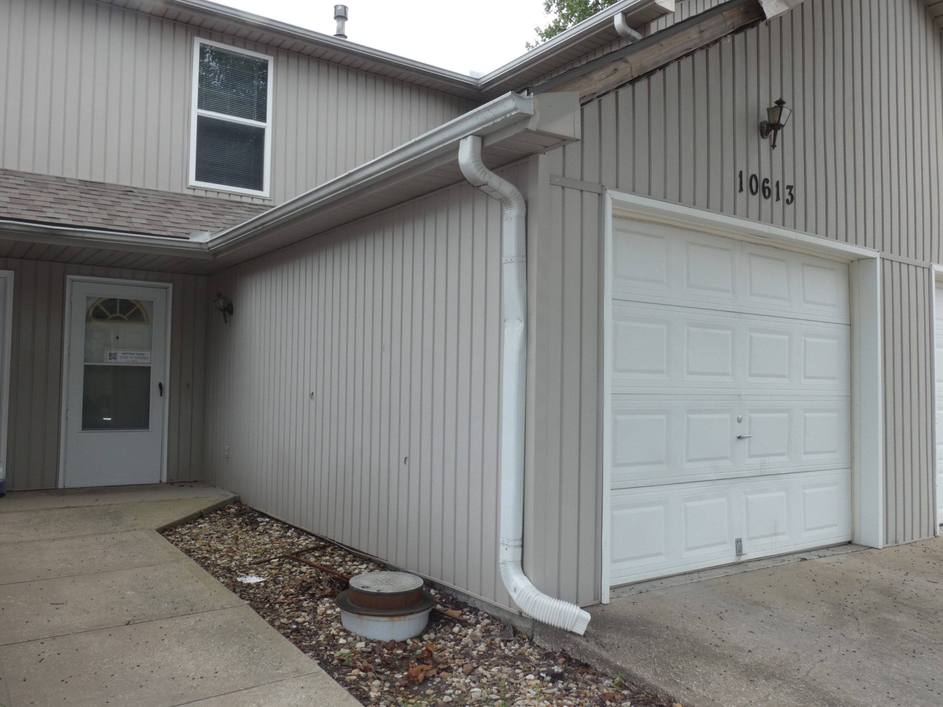 10613 N Locust Ct.