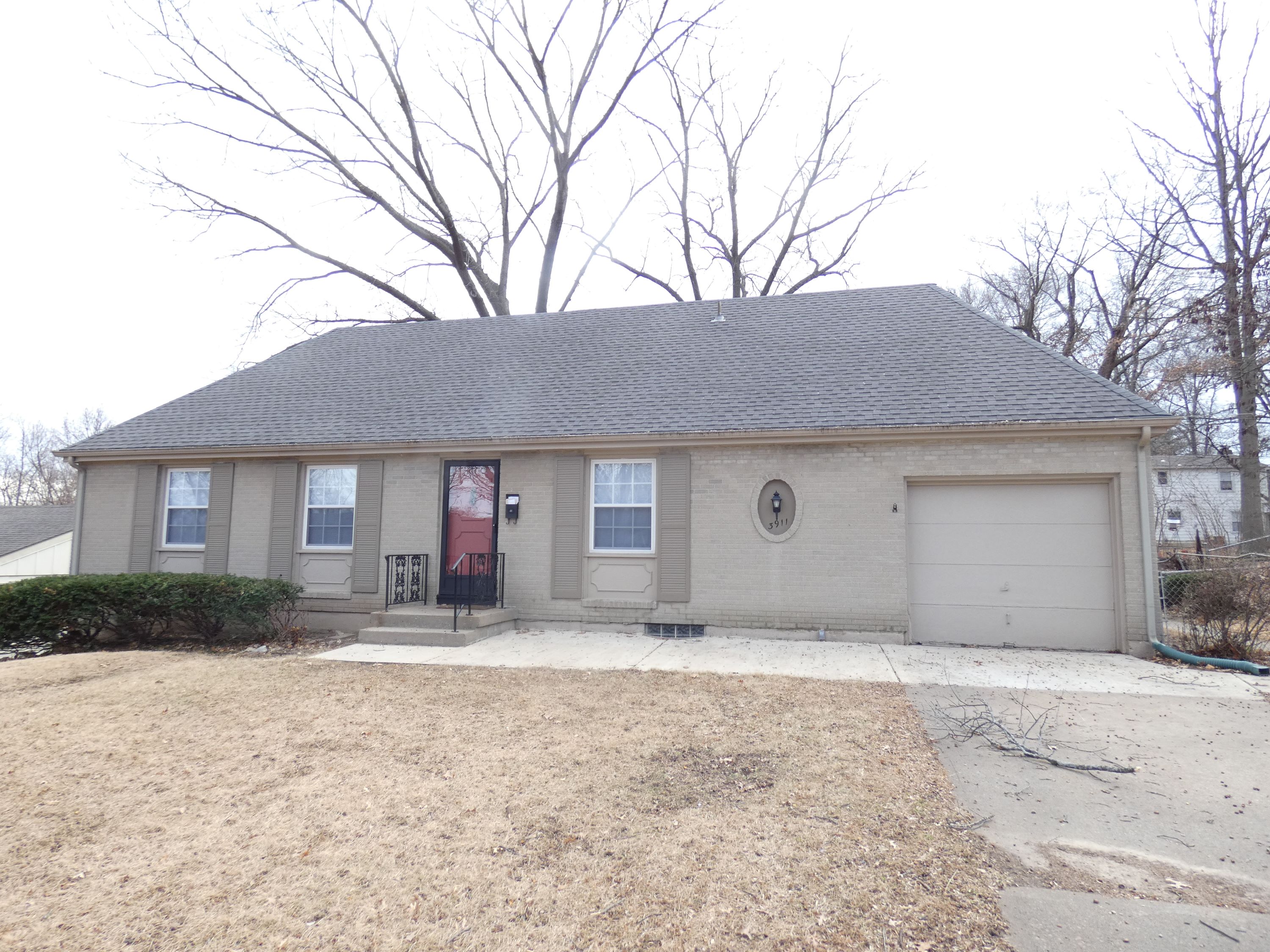 3911 NE 51st St.