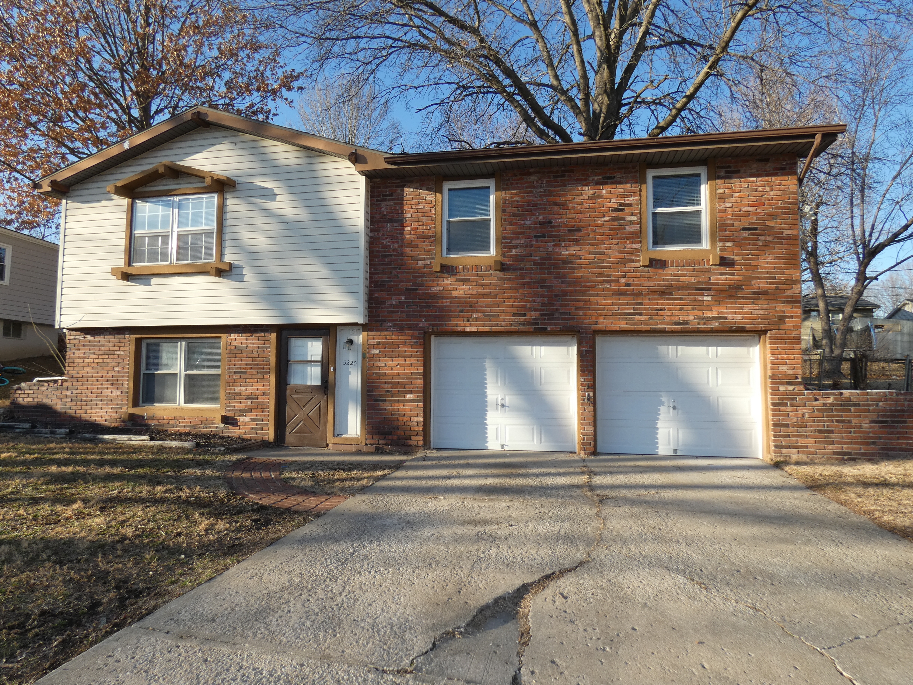 5220 NE 57th St.