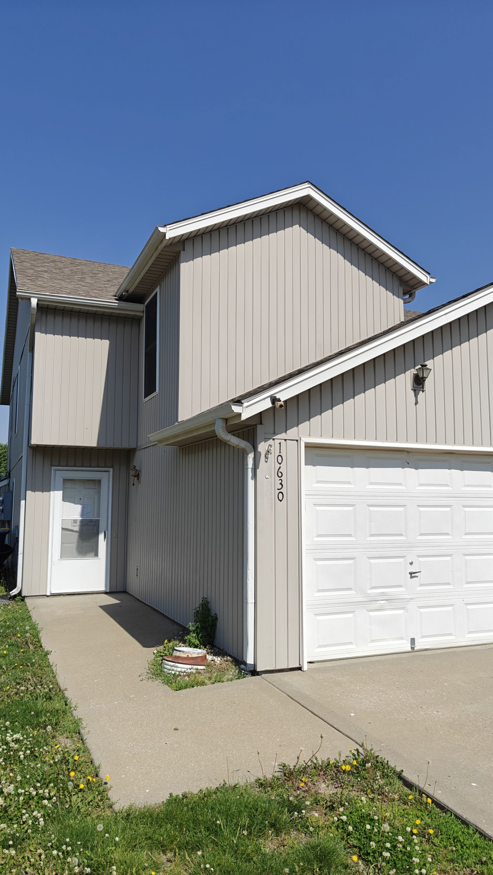 10630 N Locust Ct.